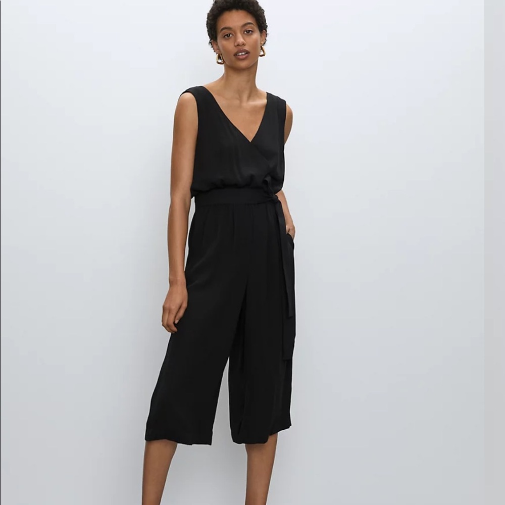 Babaton
Maximillian Jumpsuit Aritzia Size Small TAUPE COLOR